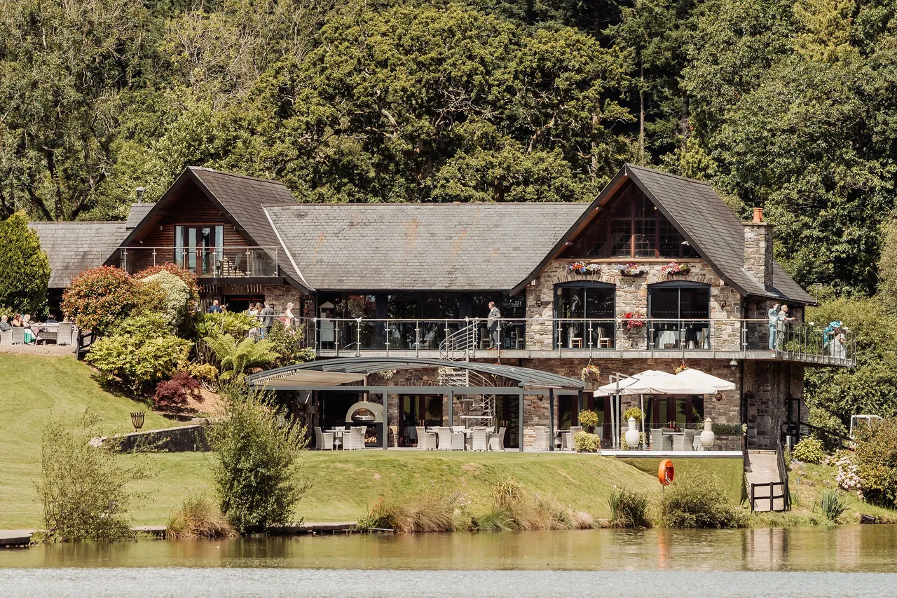 Canada Lodge & Lake photo 1