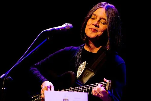 Joyce Moreno at EartH Theatre