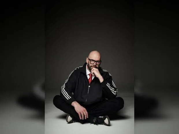 Tom Davis at De Montfort Hall