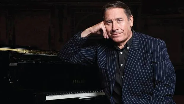 Jools Holland and His Rhythm & Blues Orchestra at De Montfort Hall