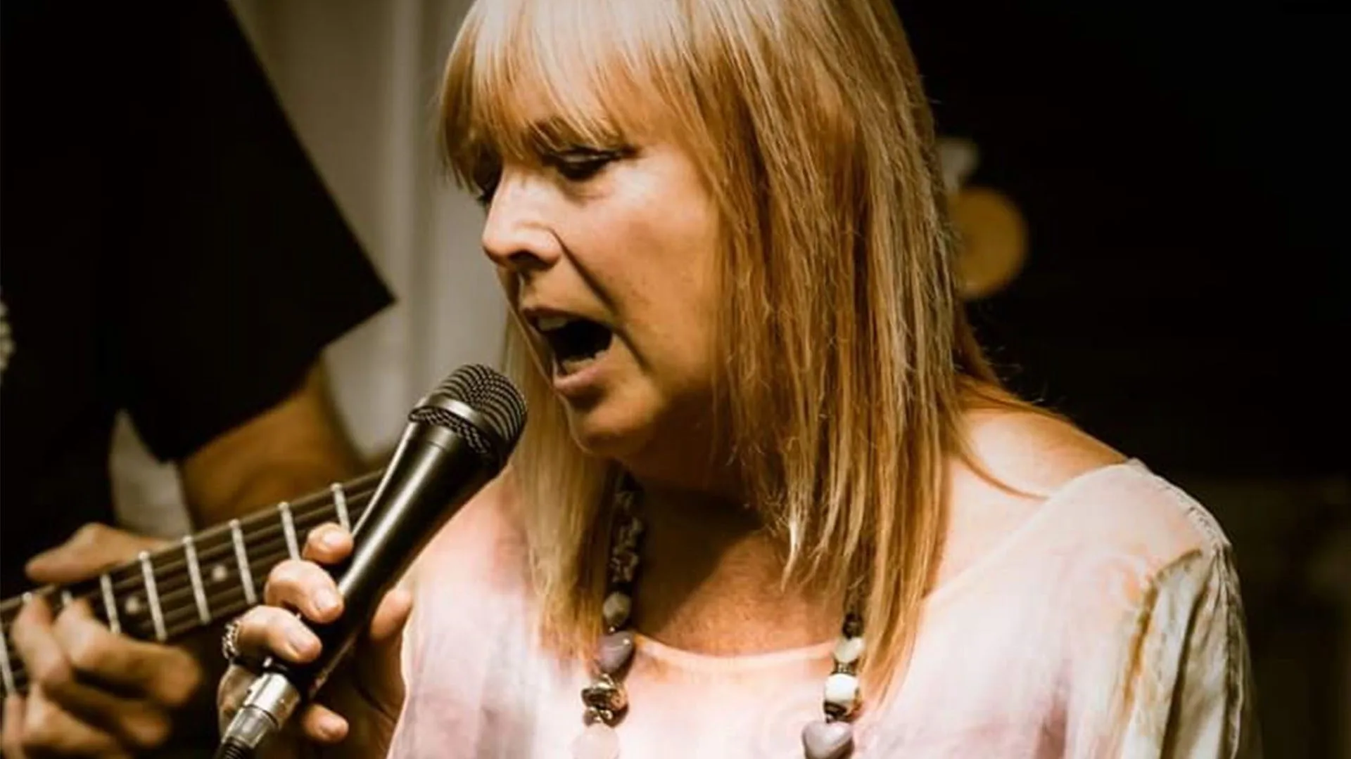 Free live music with Sara Harris at Cliffhanger Restaurant