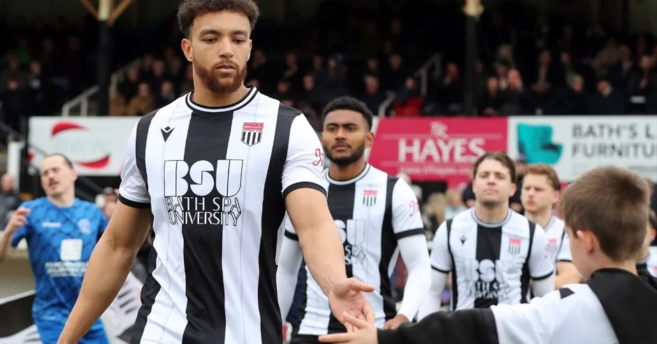 Bath City FC vs Hanwell Town at Twerton Park at Bath