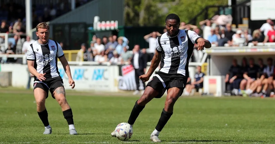 Bath City FC vs Malvern Town at Twerton Park at Bath