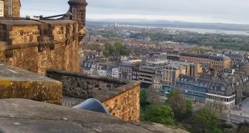 Edinburgh Castle & Royal Mile: Guided Walking Tour at Edinburgh Castle