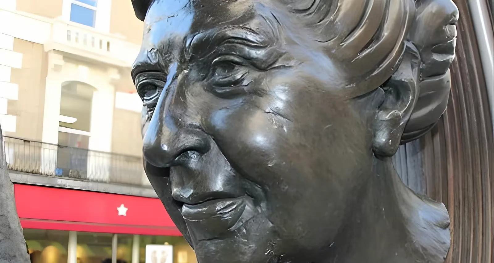 Agatha Christie London Walking Tour at Euston Square