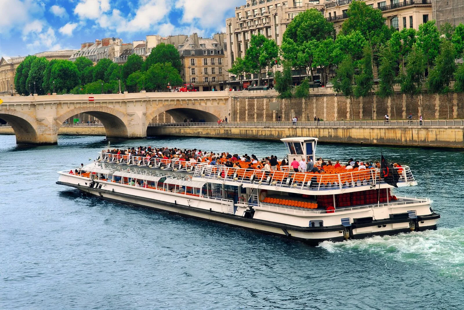 Welcome to Paris Day Trip with Professional Guide (Plus Class) at St Pancras International
