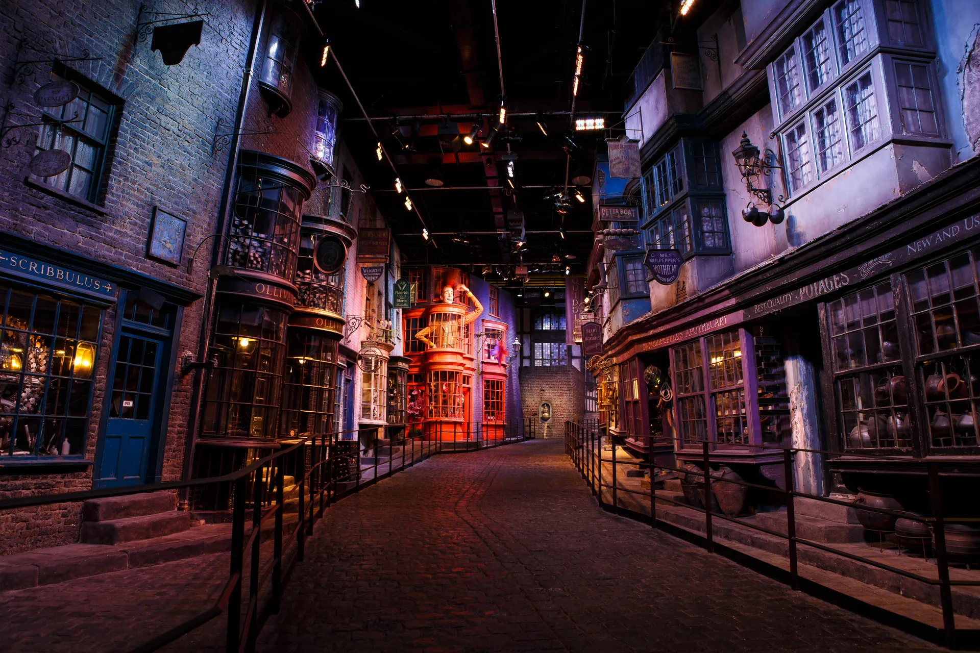 Warner Bros. Studio Tour London – The Making of Harry Potter at Victoria Coach Station