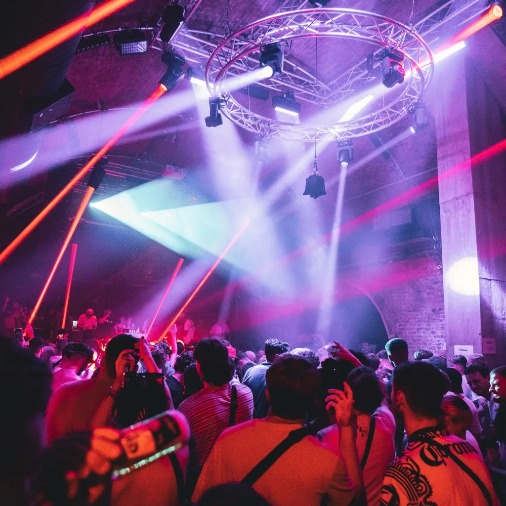 FREE TICKETS +FREE DRINK: RnB, Afrohouse, Reggaeton, pop! MOTIVE at The Steel Yard
