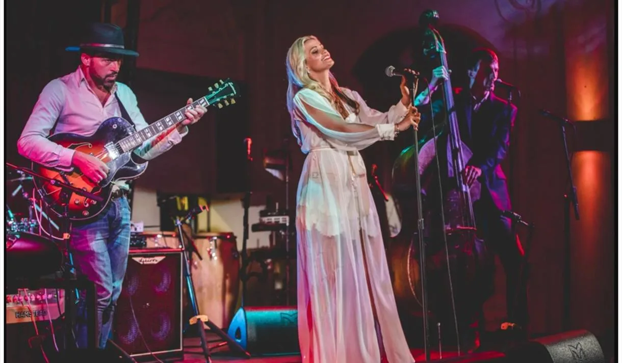 Rebecca Poole’s (Purdy’s) Gin and Jazz Cruise with Hobbs of Henley at Station Road