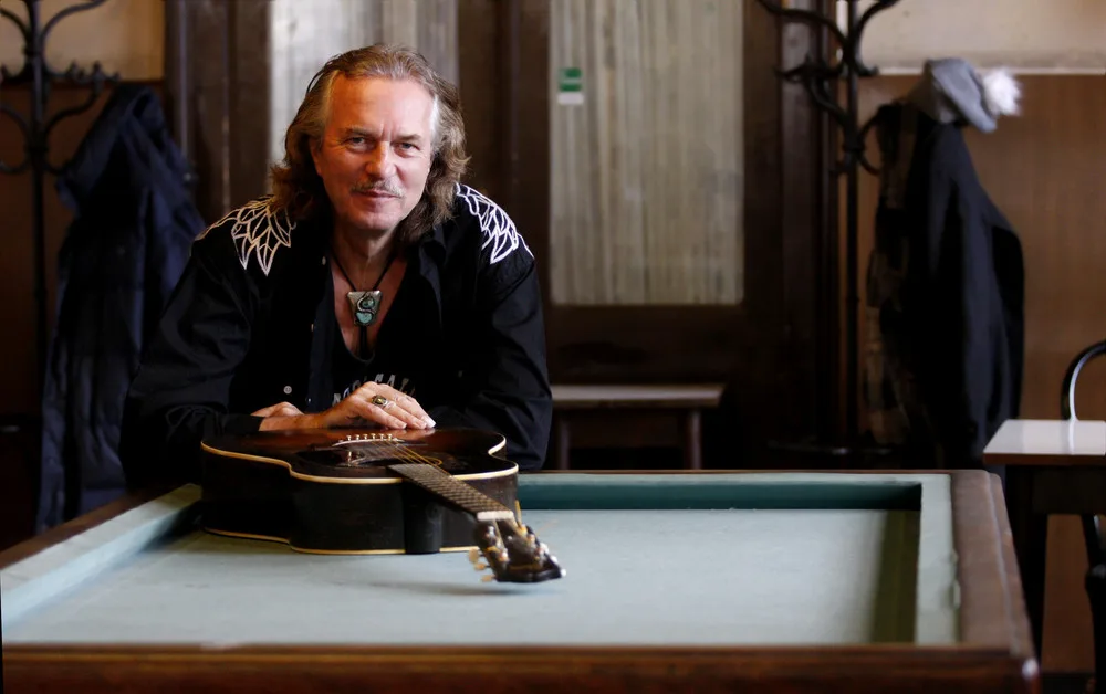 Hans Theessink – special guest artist at Louisa's Place