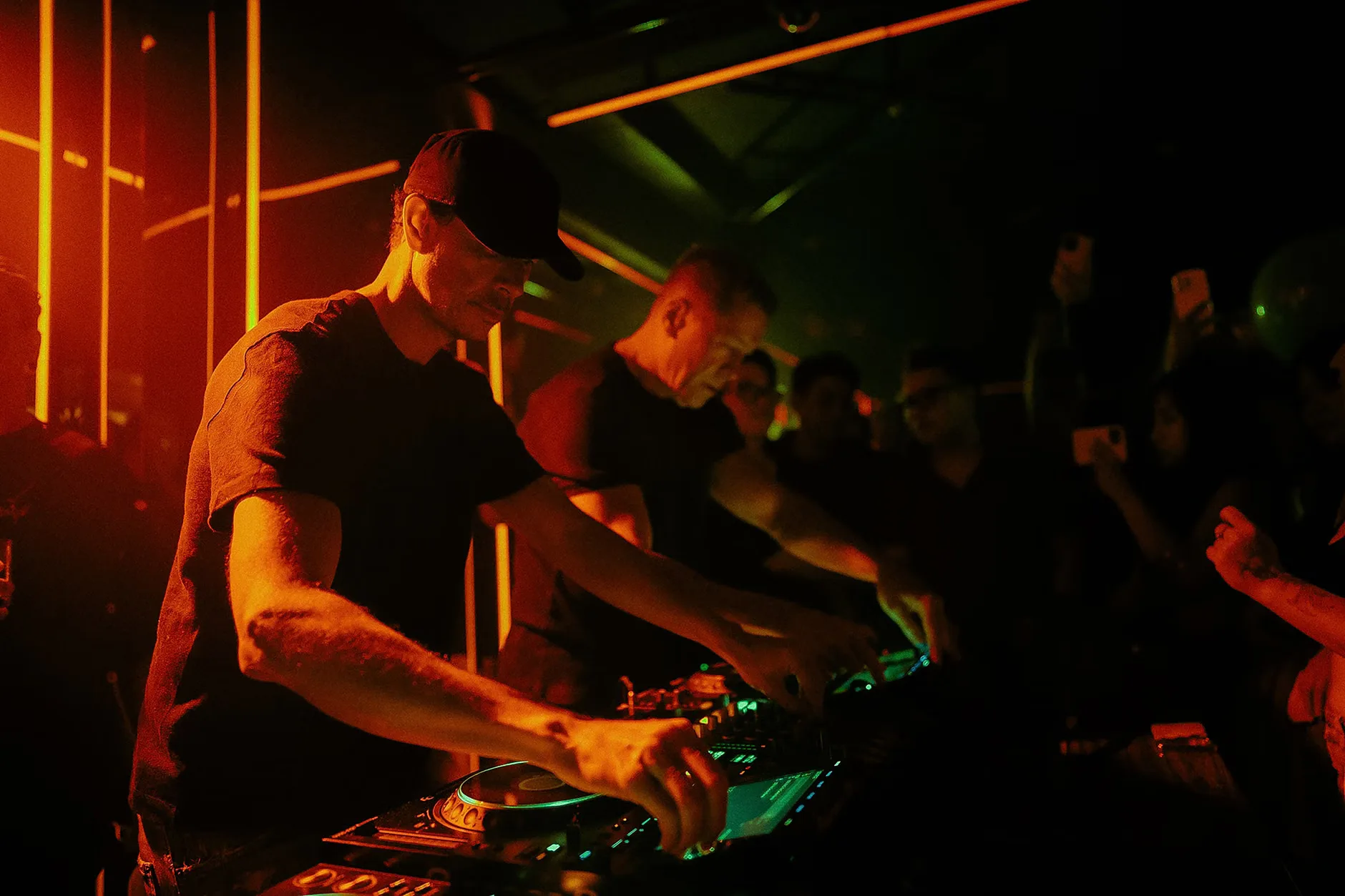 OPEN DECKS
