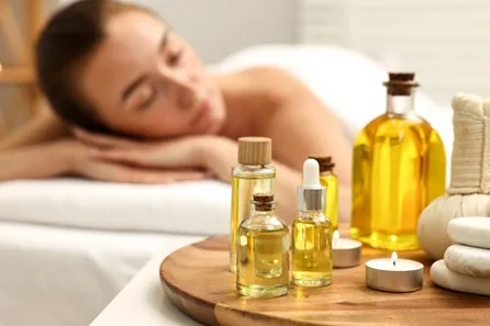 60 Minute Aromatherapy Massage with Spa & Massage at London