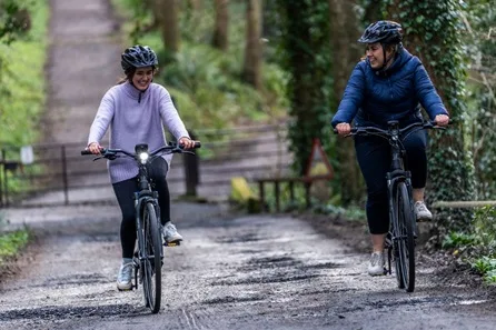 City of Belfast Guided Luxury E-Bike Tour for Two at Belfast
