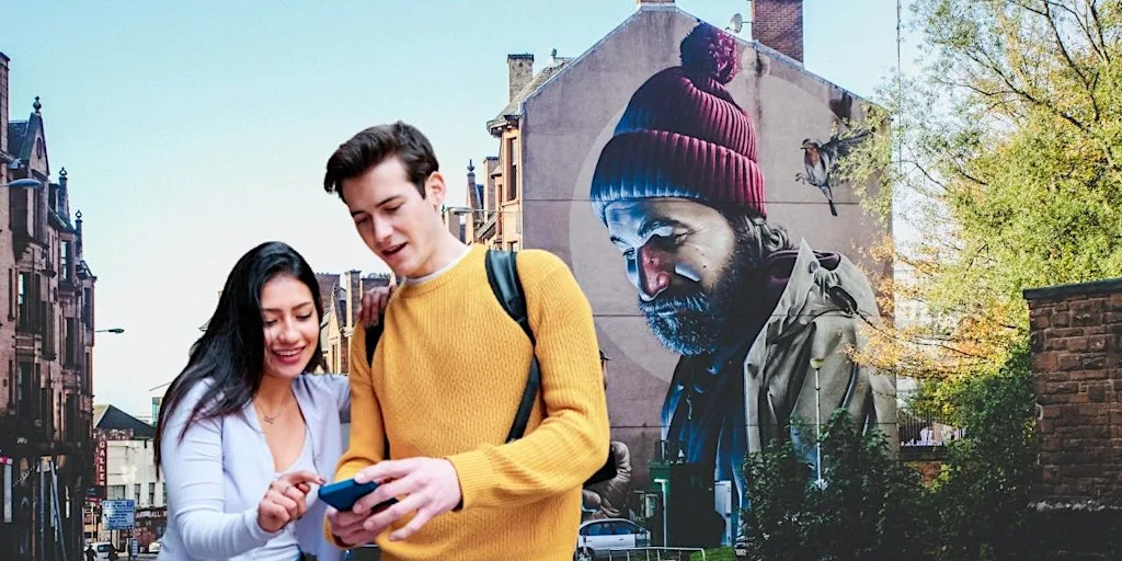 Discover Glasgow! Interactive Treasure Hunt & City Walk at George Square