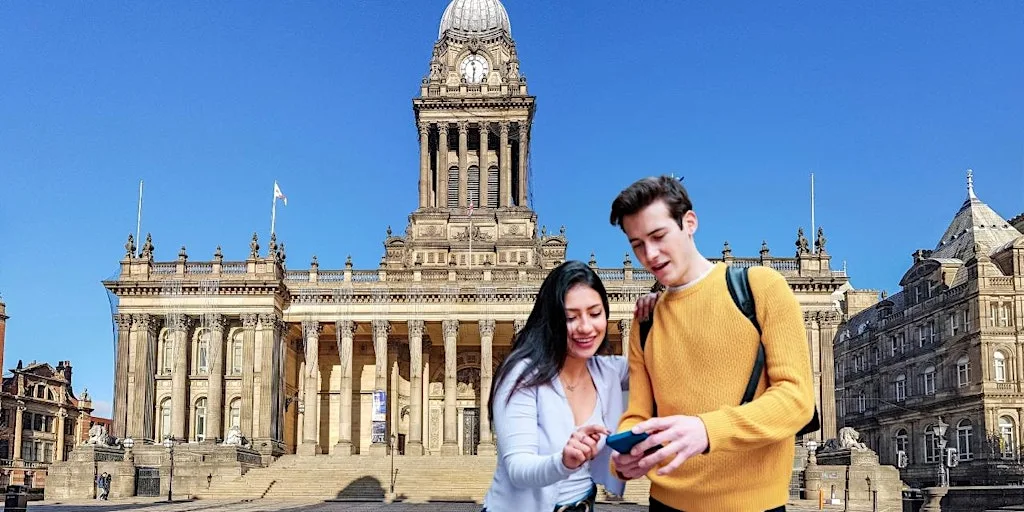 Discover Leeds! Interactive Treasure Hunt & City Walk