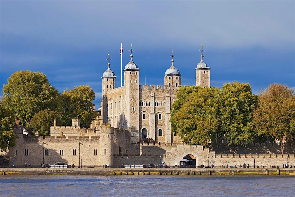 London: FREE Tower of London and Historic Landmarks Walking Tour
