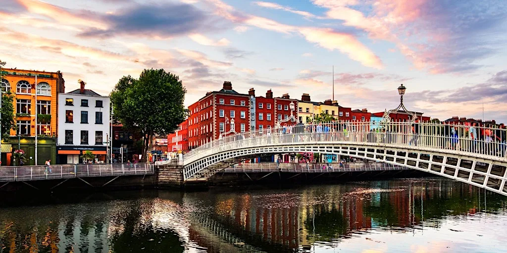 Solo travellers: casual hangout in Dublin (4pm) at Luke Kelly Statue