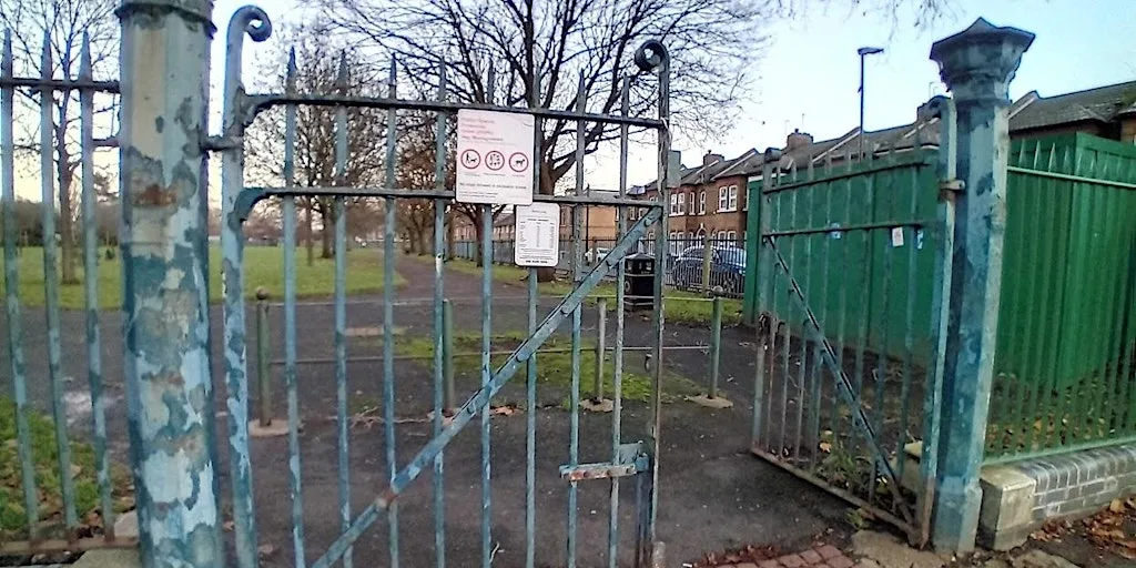 Walking Tour - Thames Ironworks FC - the Roots of West Ham
