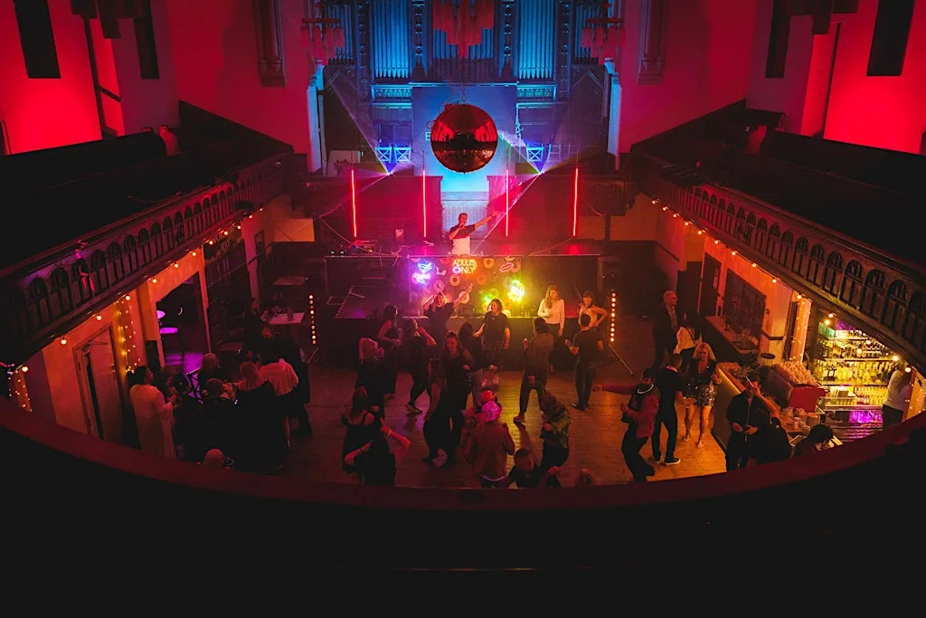 CONFESSION: we’re throwing a party IBIZA STYLE!