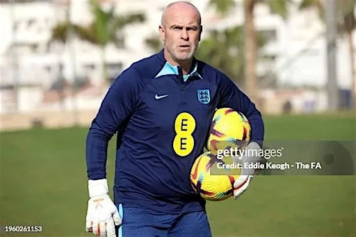 FREE GOALKEEPER SESSION IN MANSFIELD WITH ENGLAND GK COACH TONY ELLIOT at The Brunts Academy