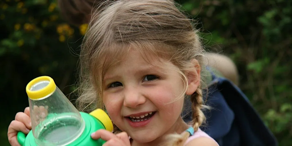 Thameside wildlife detectives at Thameside Nature Discovery Park (new)