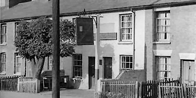 Walk Tonbridge Festival 2026 - Lost Pubs of South Tonbridge at Tonbridge Railway Station