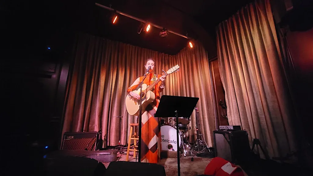 Lucy Griffiths - LIVE at Bom-Bane's