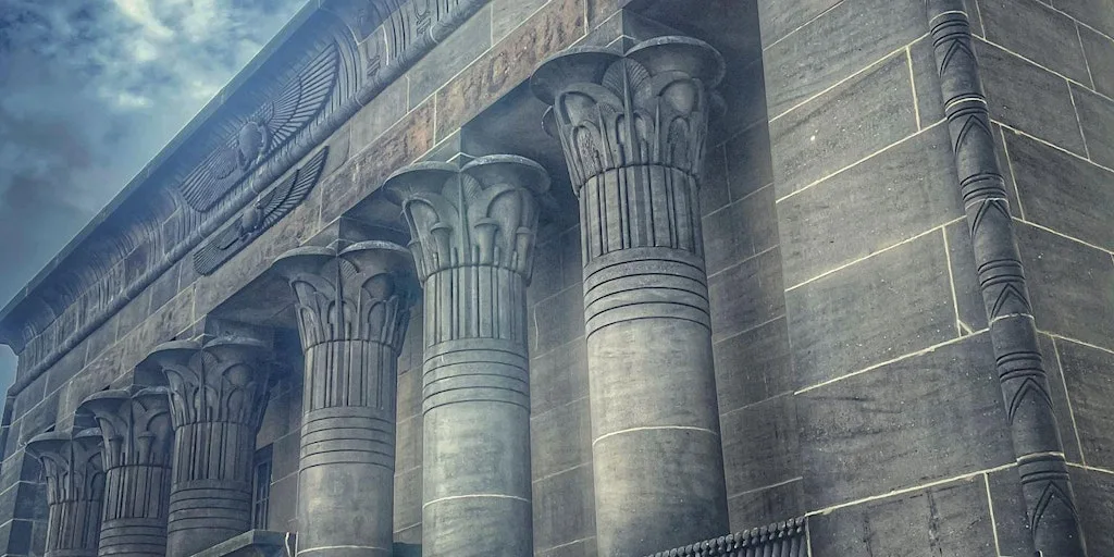 Leeds City Centre and Industrial Heritage Pub and History Walk at City Square (Leeds)
