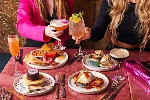 Swindon Girls Social Bottomless Brunch at Kenzo 72