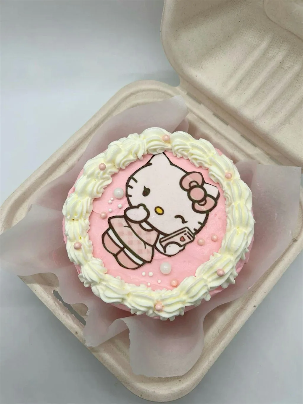 Hello kitty Cake decorating workshop (savour Kilkenny)