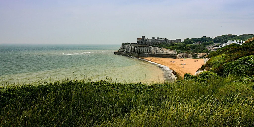 Swim at BOTANY BAY - Hike from Margate to Ramsgate via Broadstairs at Saint Pancras Station