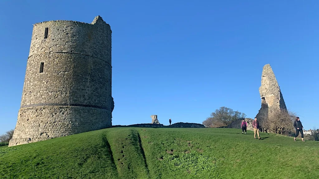 Beginners Hike, The Saffron Trail, Hadleigh Castle and Southend Pier