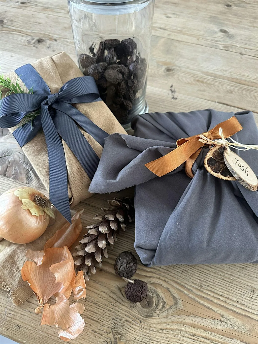 Wrap It Again: Sustainable Christmas Wrapping at Textiles Reimagined Studio