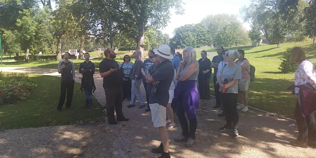 Nuts, Berries & Seeds Walk – Peel Park at Peel Park Base