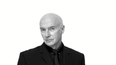 Midge Ure at Vaillant Live