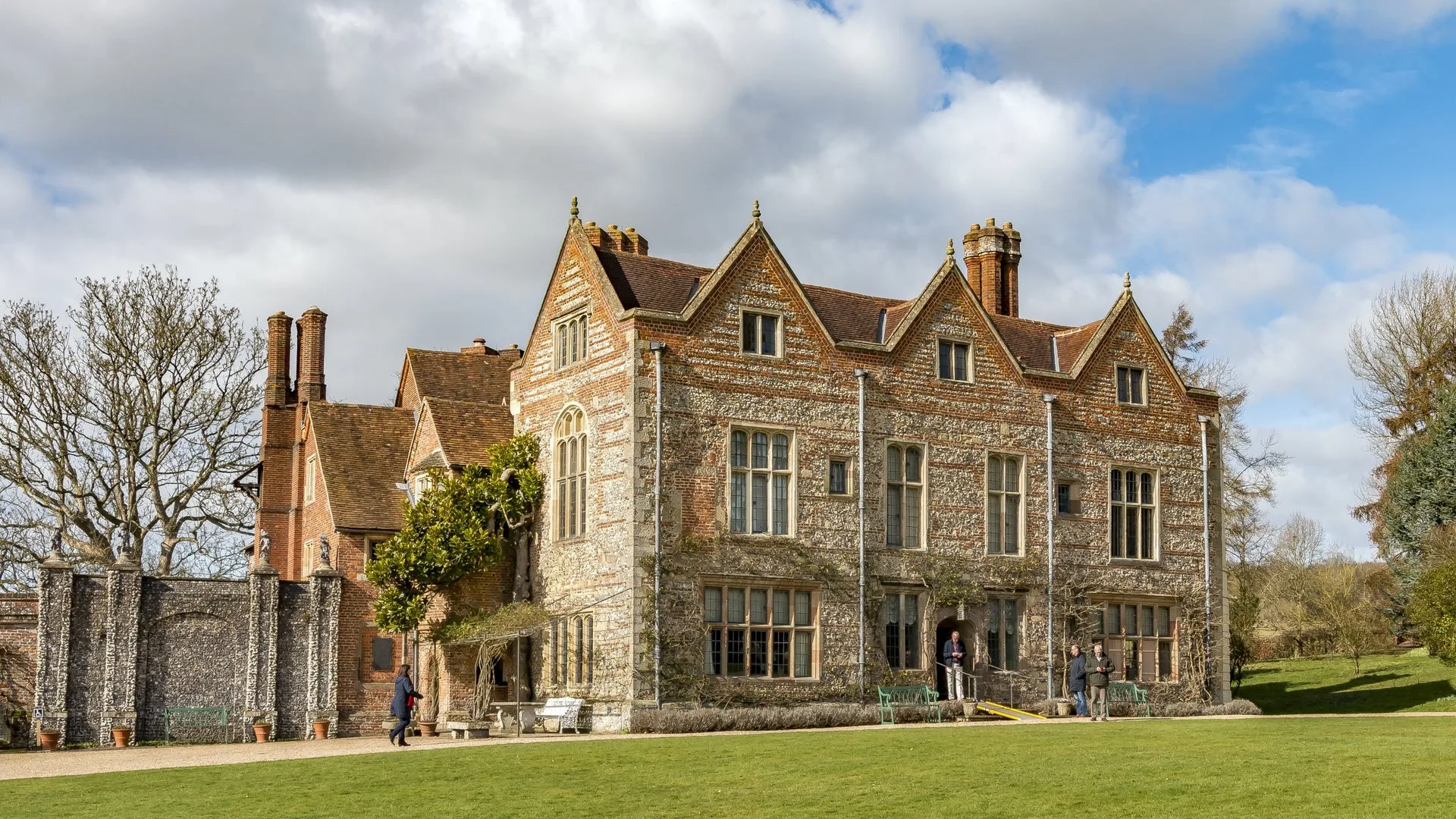 Autumn Archaeology at Greys Court | 12 to 16 September at Greys Court