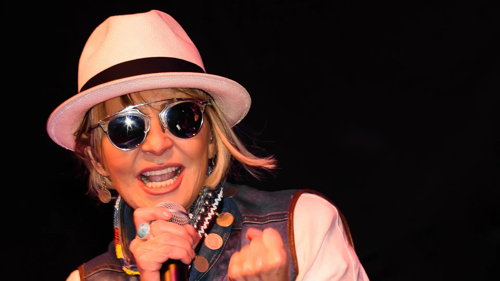 Lulu 'live' at Perth Concert Hall