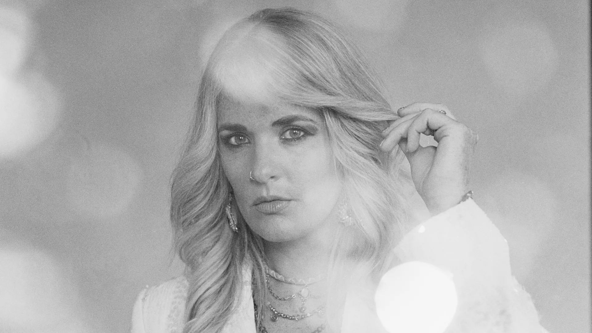 Elles Bailey at The Brook