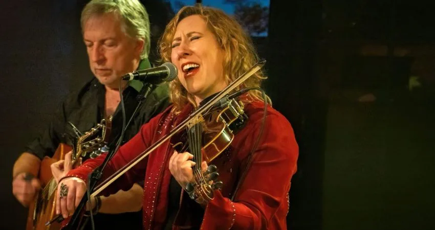 Sara Milonovich & Greg Anderson at Soho Folk and Blues @ Cuts