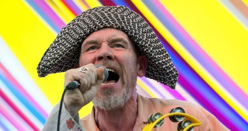 Mik Artistik’s Ego Trip at Hare & Hounds