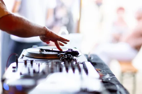 Sunday Chillout Session with DJ Gary C