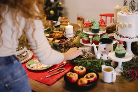 Live at Christmas: Sara Pascoe & Ivo Graham