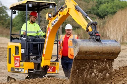 90 Minute Mini Digger Driving Experience, Berkshire