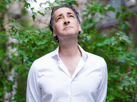 3-in-1 with Alistair McGowan