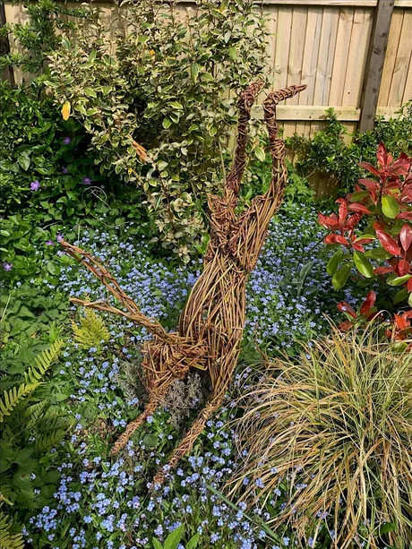 Willow weaving hare sculpture workshop