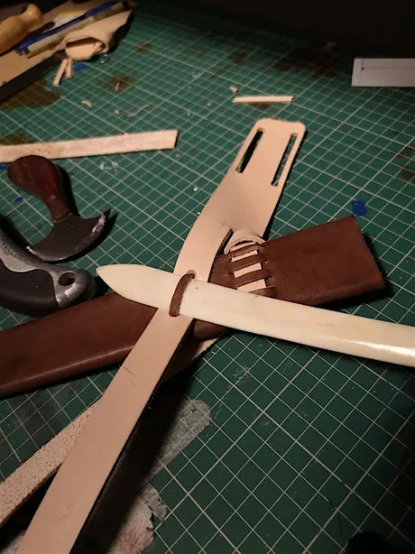 Leather working with Historia Normannis