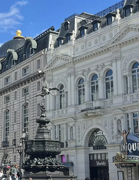 Walking Tour - Piccadilly - Out On The Town