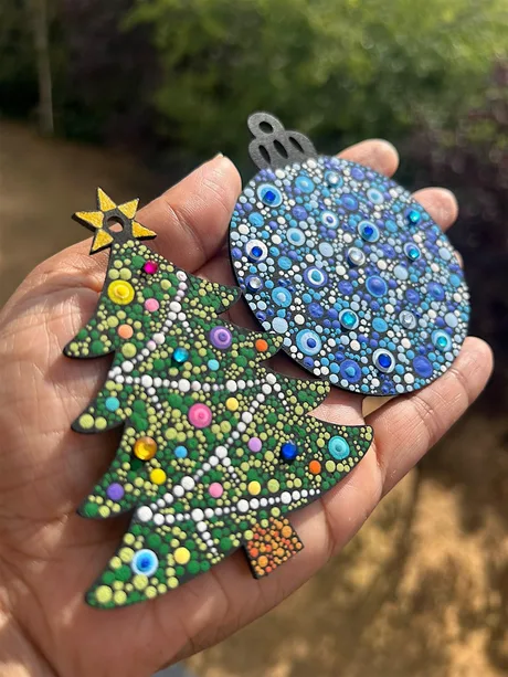 Christmas Creations: Ornament Painting Workshop