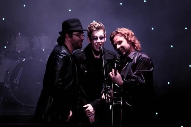 Jive Talkin’ perform The Bee Gees