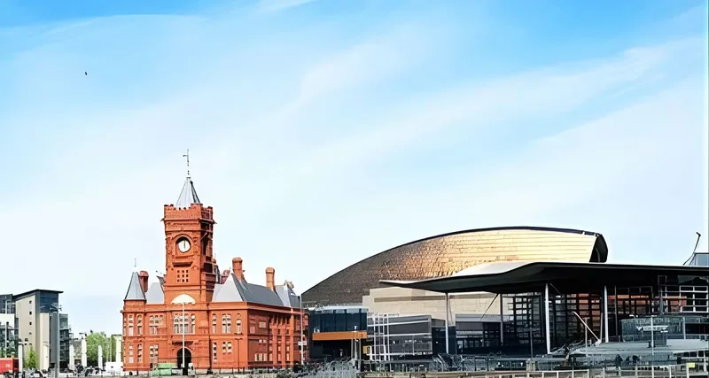 Sightseeing Tour Cardiff Bay and Vale of Glamorgan Full-Day Driver Guided
